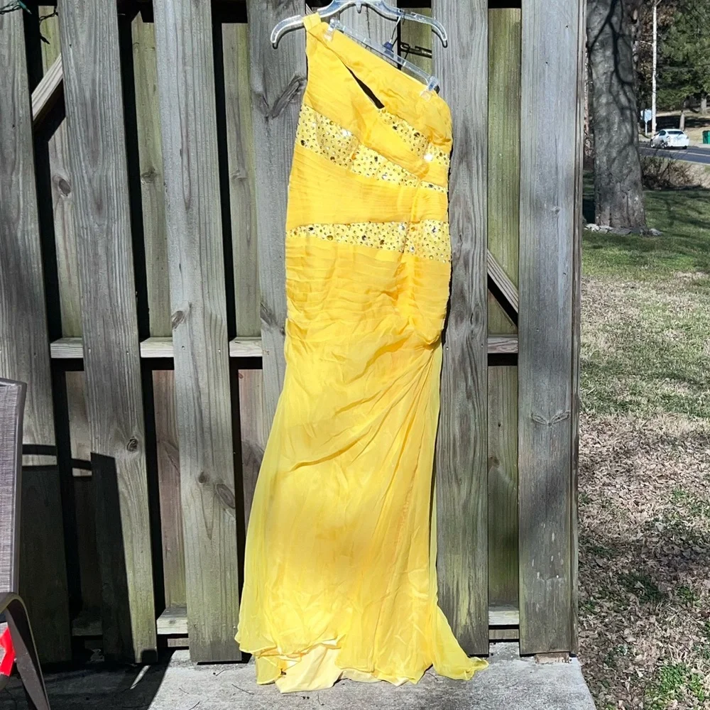 Judy Bridal one shoulder yellow gown. - Picture 2 of 13